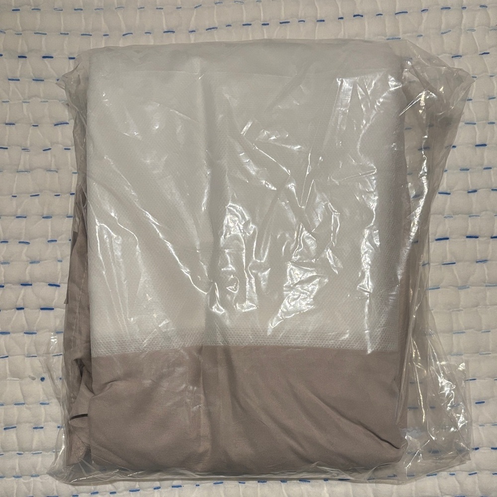 Bedskirt- king size - new in bag